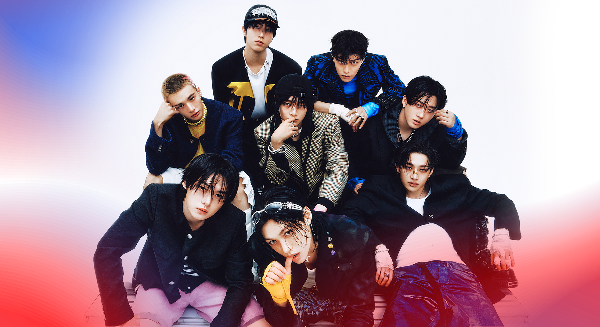STRAY KIDS